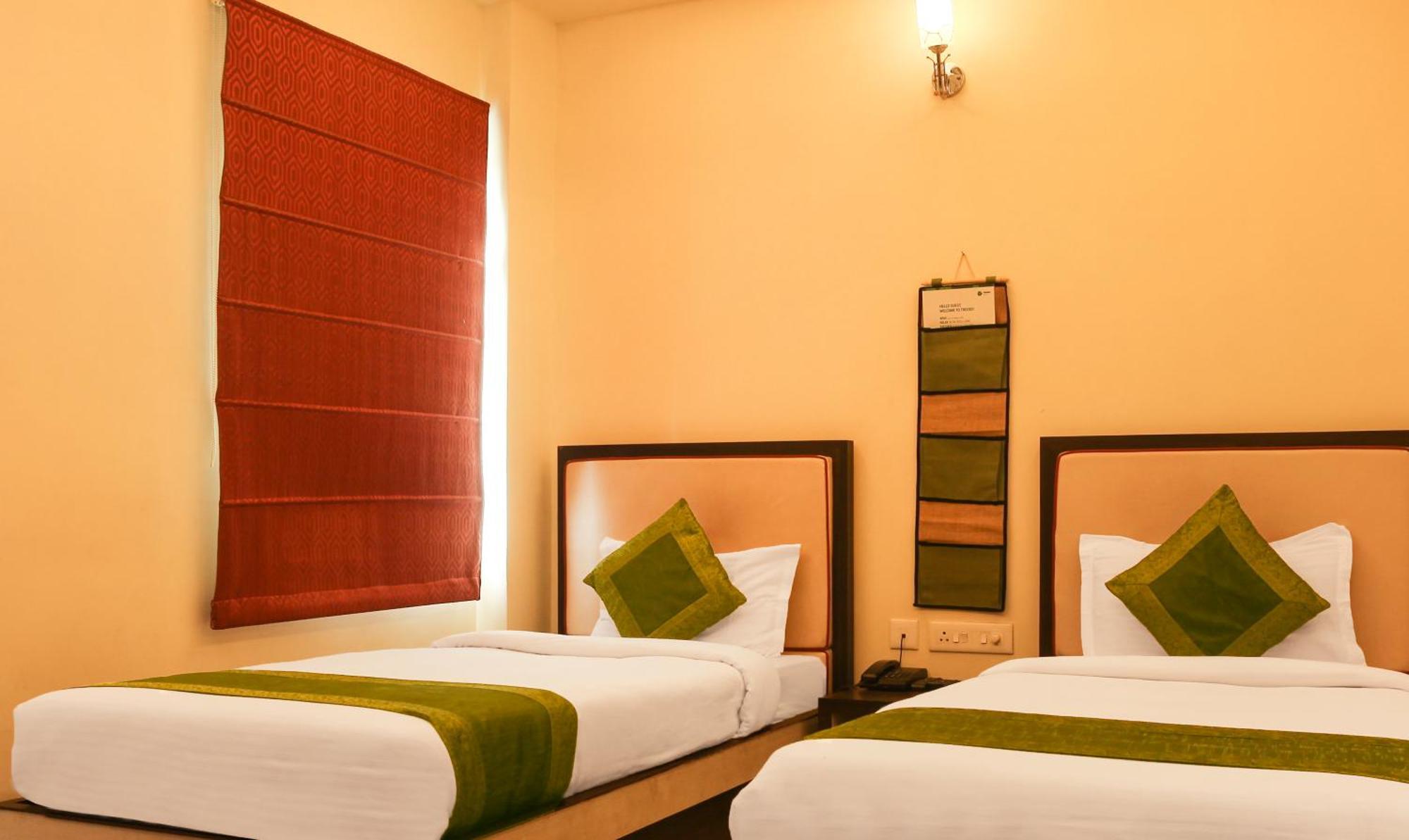 Hotel Janki International Sigra 2 Km From Kashi Vishwanath Temple Varanasi Exterior foto