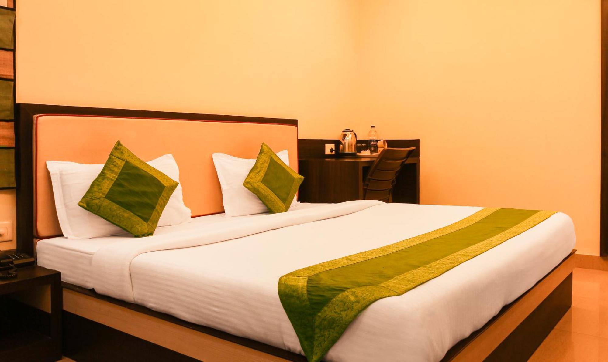 Hotel Janki International Sigra 2 Km From Kashi Vishwanath Temple Varanasi Exterior foto