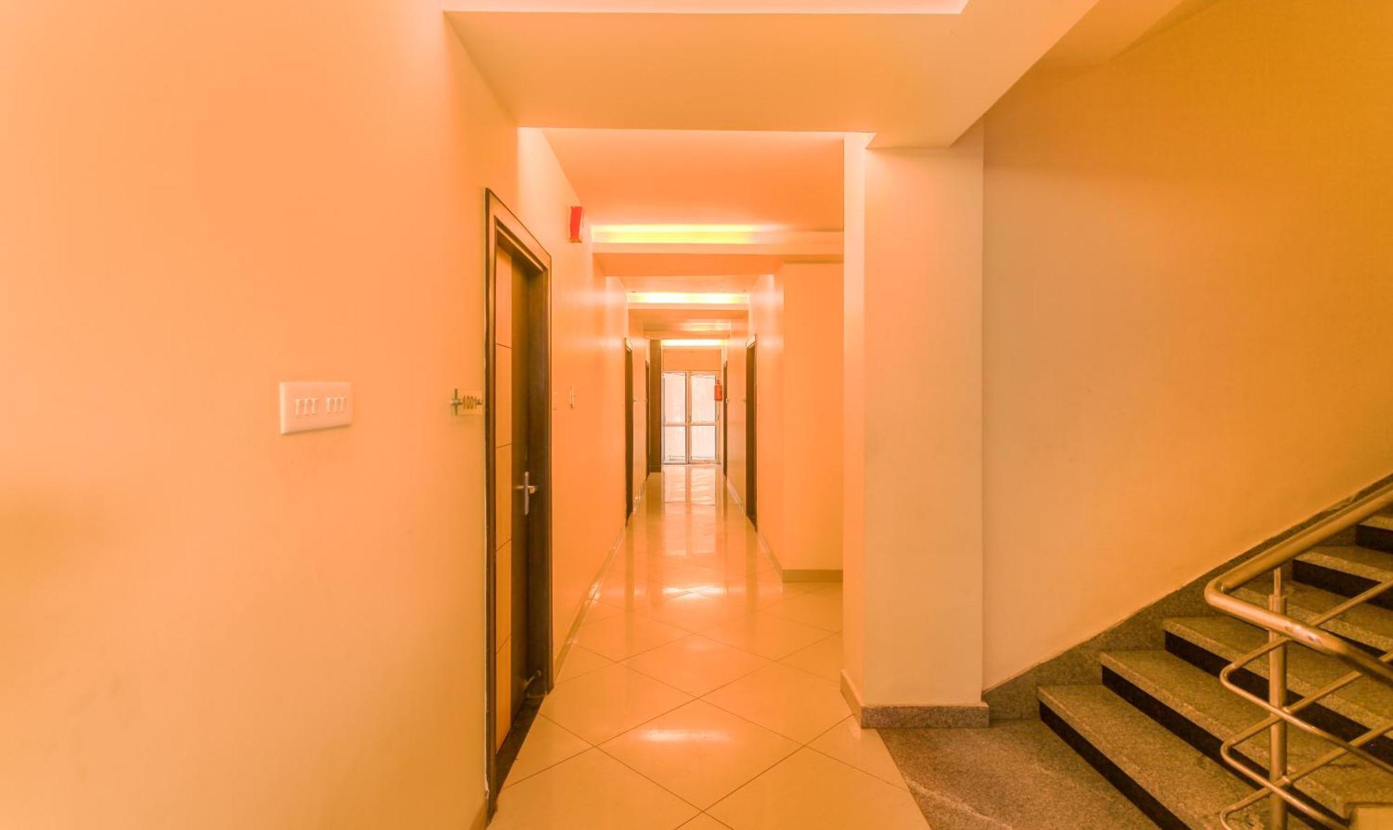 Hotel Janki International Sigra 2 Km From Kashi Vishwanath Temple Varanasi Exterior foto