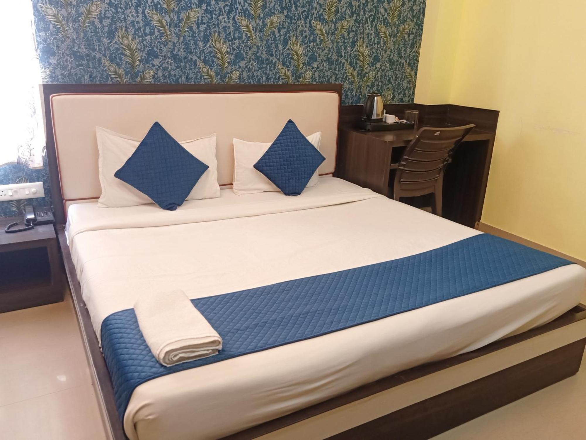 Hotel Janki International Sigra 2 Km From Kashi Vishwanath Temple Varanasi Exterior foto