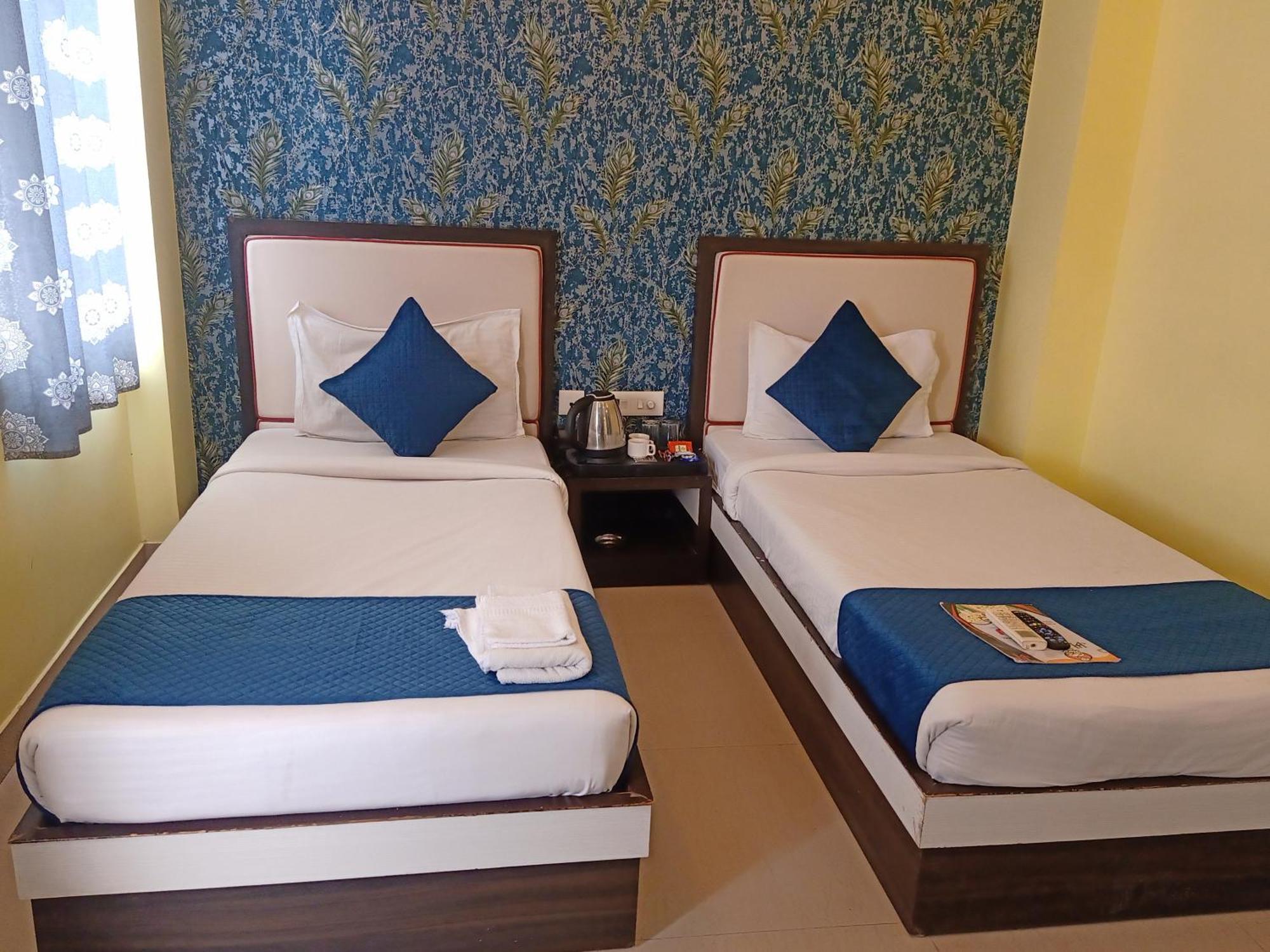 Hotel Janki International Sigra 2 Km From Kashi Vishwanath Temple Varanasi Exterior foto