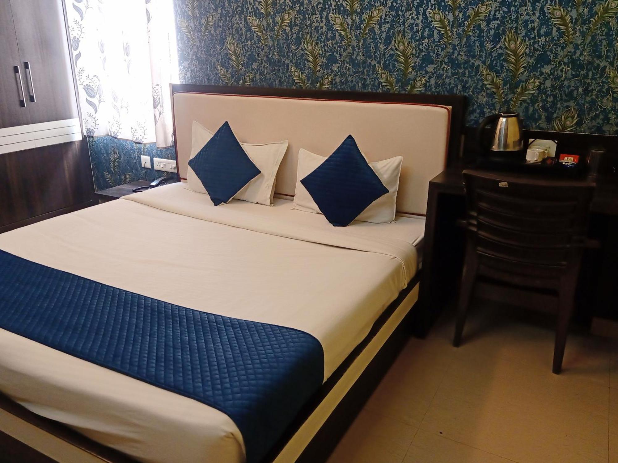 Hotel Janki International Sigra 2 Km From Kashi Vishwanath Temple Varanasi Exterior foto